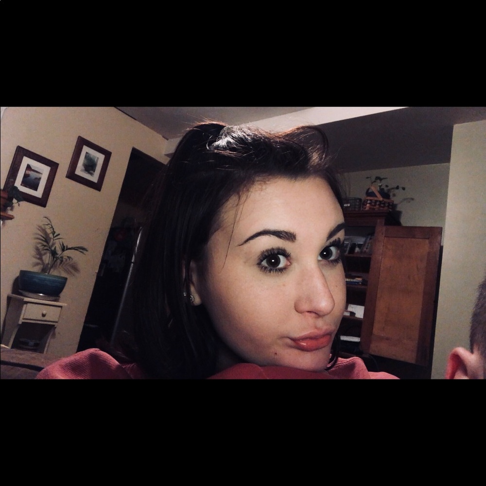 Meet your Posher, Emily